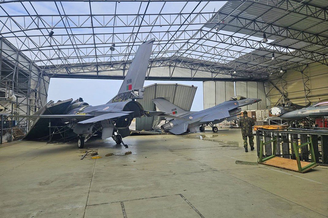 Damage at Portuguese Air Force airbase No. 5