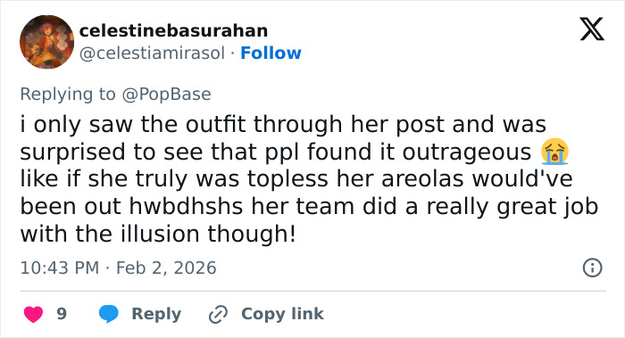 Tweet screenshot discussing Chappell Roan’s outfit and public reaction following Grammys controversy. Tweet screenshot discussing Chappell Roan’s outfit and public reaction following Grammys controversy.