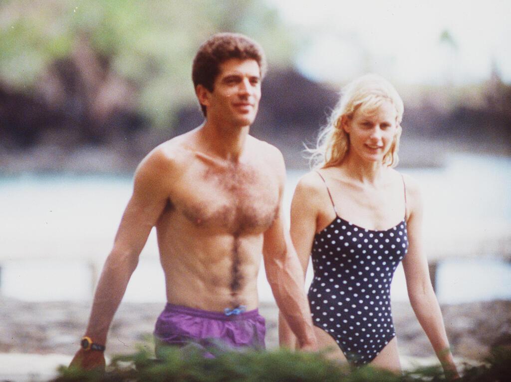 John F. Kennedy Jr. and actress Daryl Hannah (Photo: GettyImages) John F. Kennedy Jr. and actress Daryl Hannah