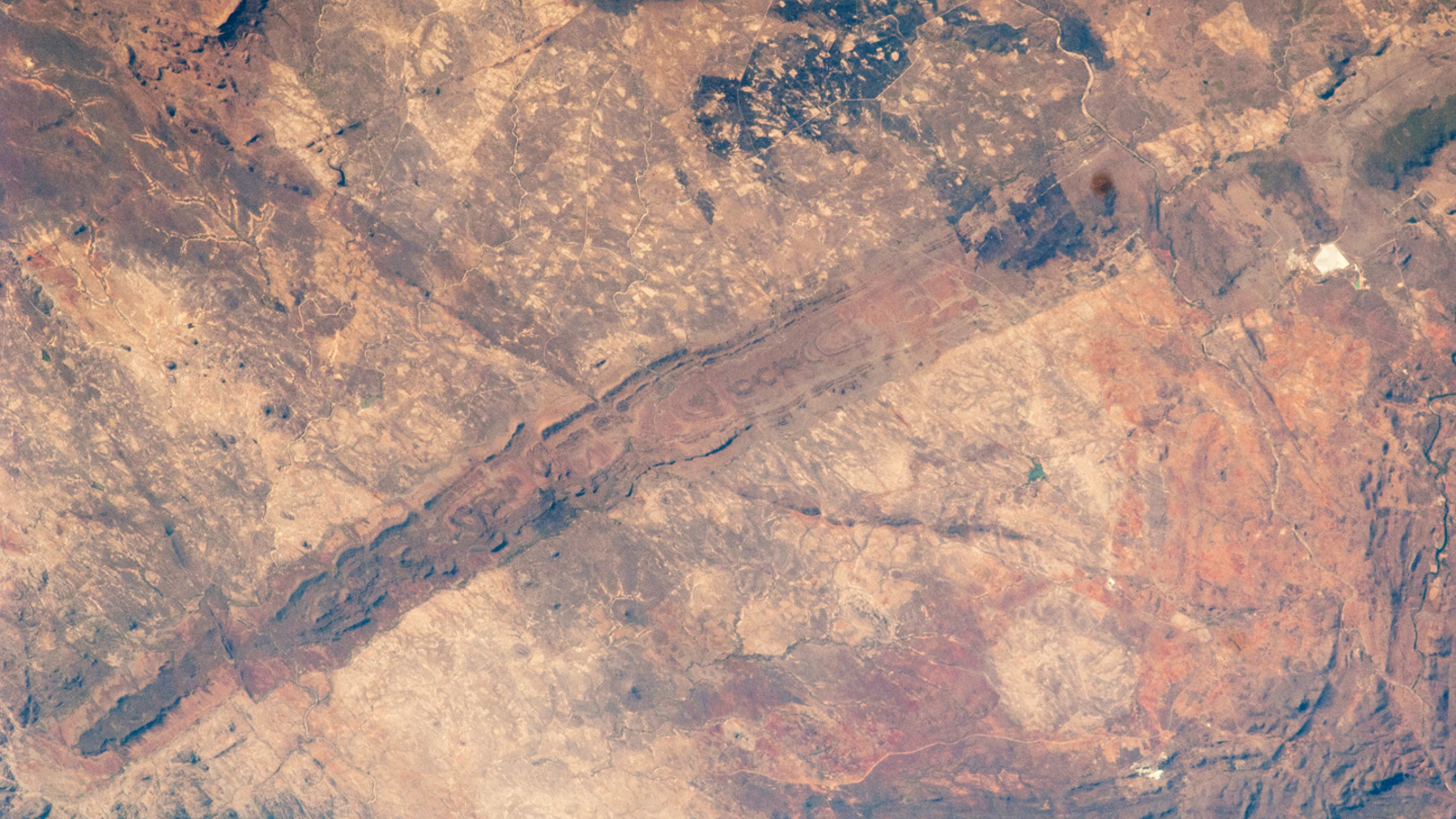 An astronaut photo showing a section of the Great Dyke of Zimbabwe