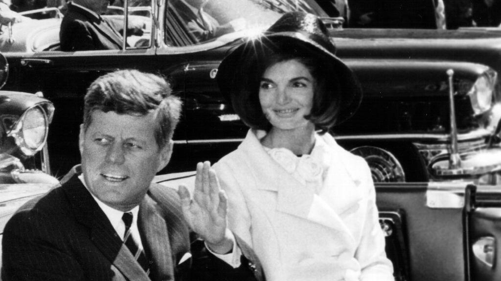 John Kennedy and Jacqueline Kennedy (Photo: National Archive/Newsmakers) ג'ון קנדי ג'קלין קנדי