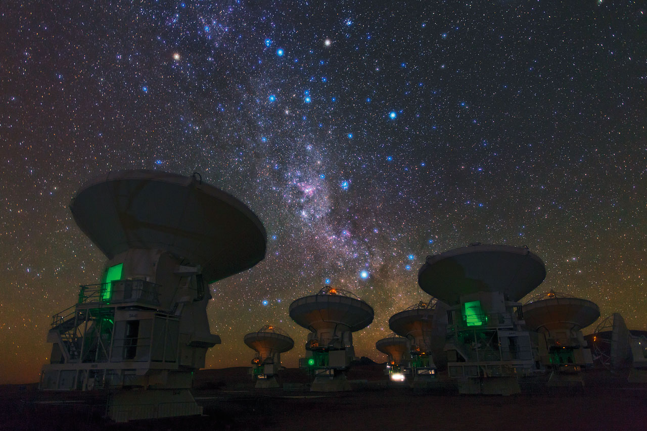 The ALMA array looks up at the Milky Way from its post in Chile.