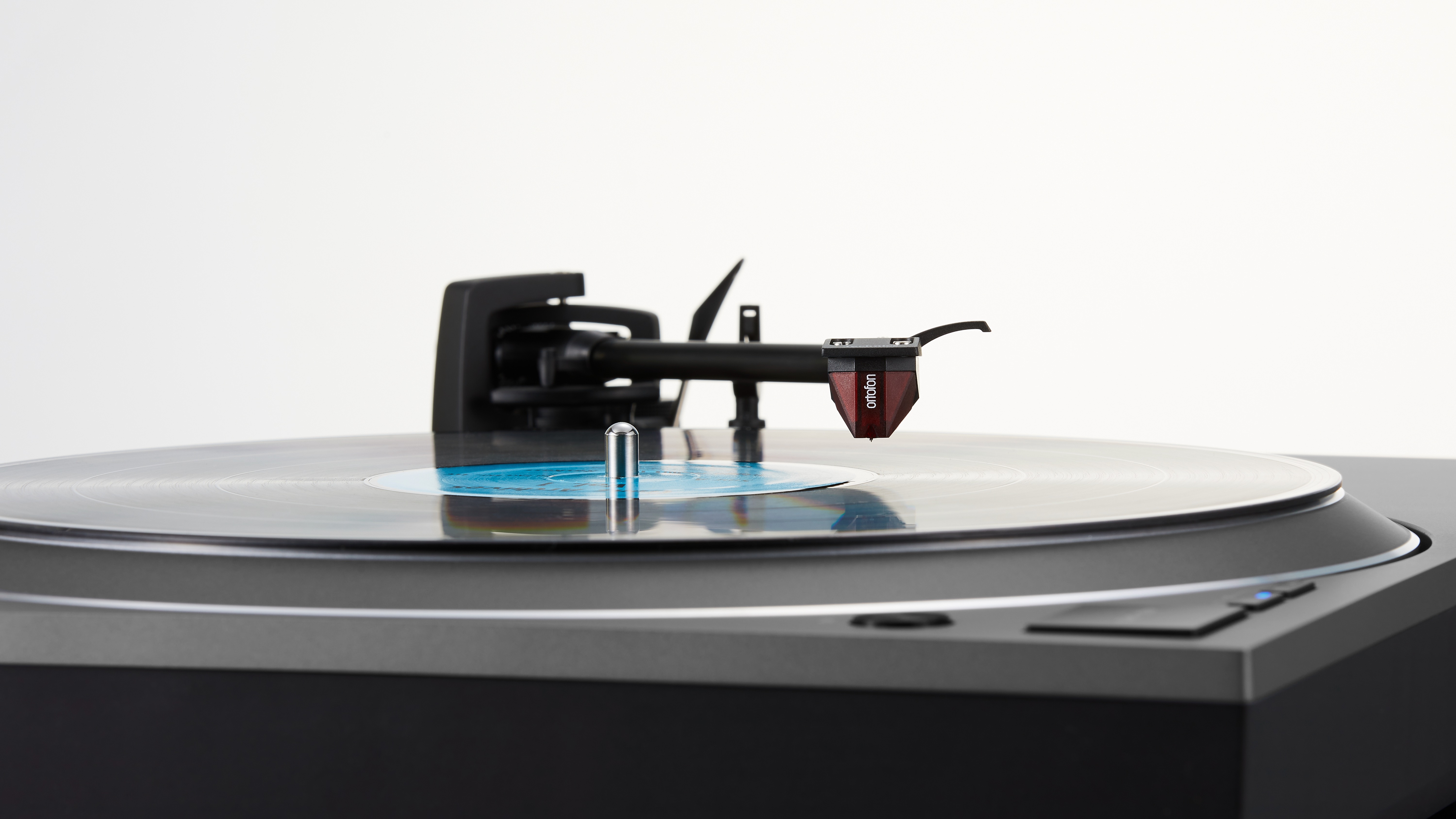 Technics SL-1500CS turntable