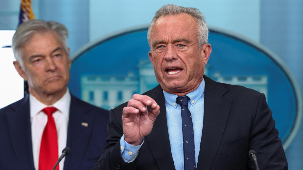 Robert F. Kennedy Jr. (Photo: REUTERS / Kevin Lamarque) שר הבריאות האמריקני רוברט פ. קנדי ג'וניור