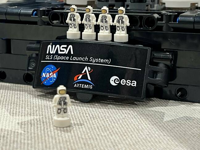 An extra astronaut in the Lego SLS set An extra astronaut in the Lego SLS set