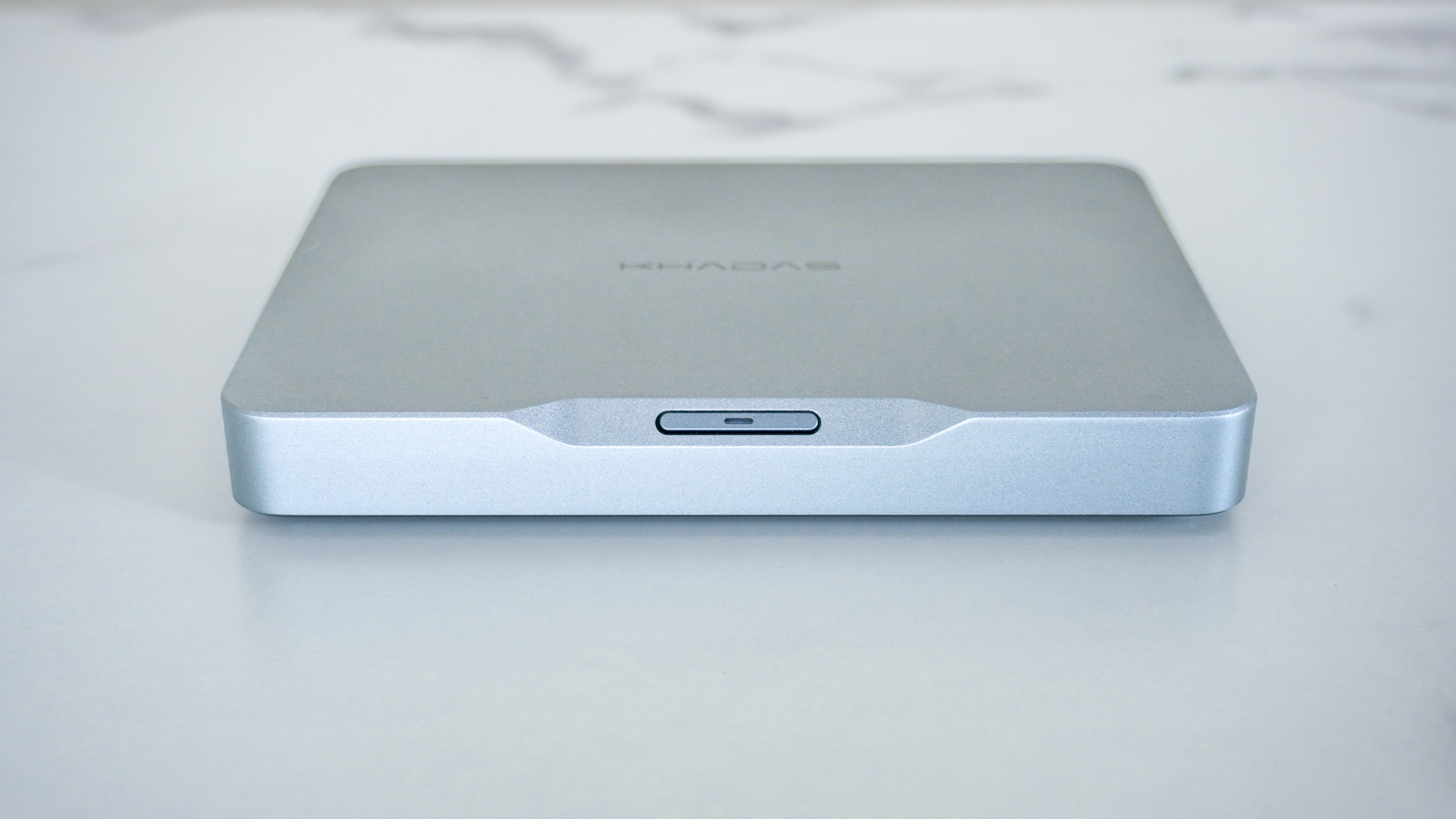 The Khadas Mind 2S on a desk