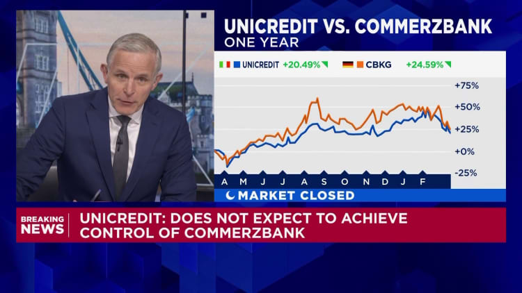 Unicredit makes takeover bid for Commerzbank