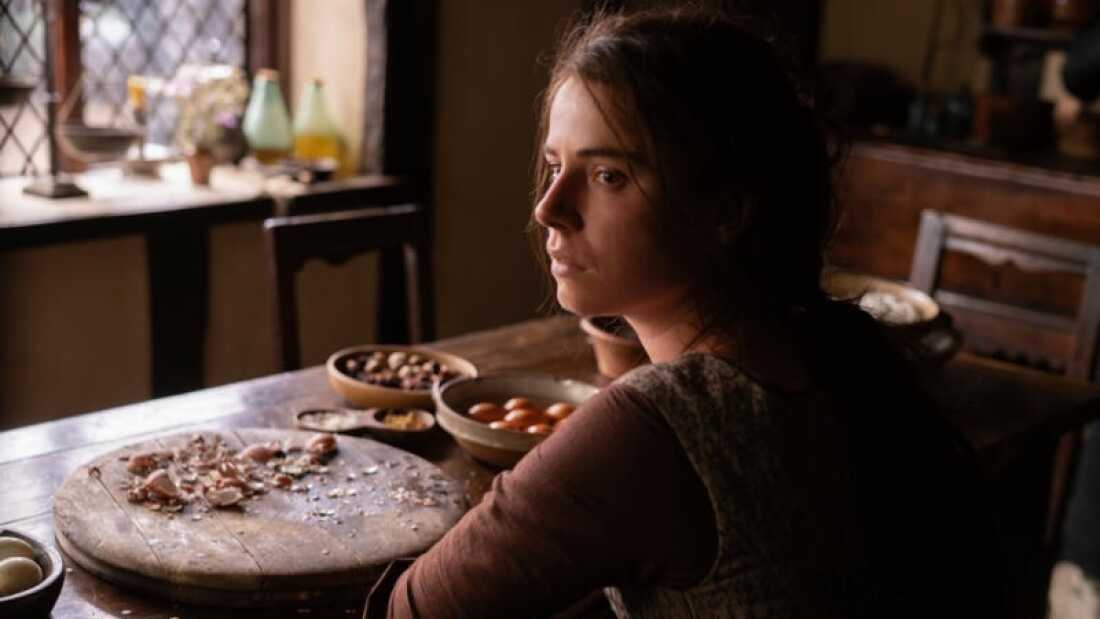 Jessie Buckley stars as Agnes in Hamnet.