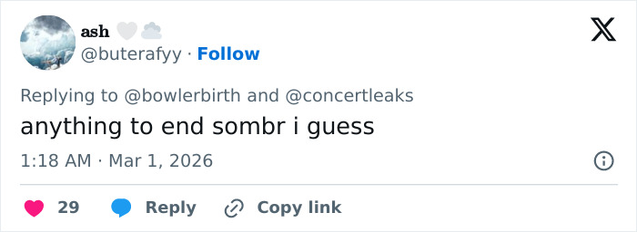 Tweet screenshot showing a user commenting on chaos at Brit Awards as singer gets pushed off stage mid performance. Tweet screenshot showing a user commenting on chaos at Brit Awards as singer gets pushed off stage mid performance.