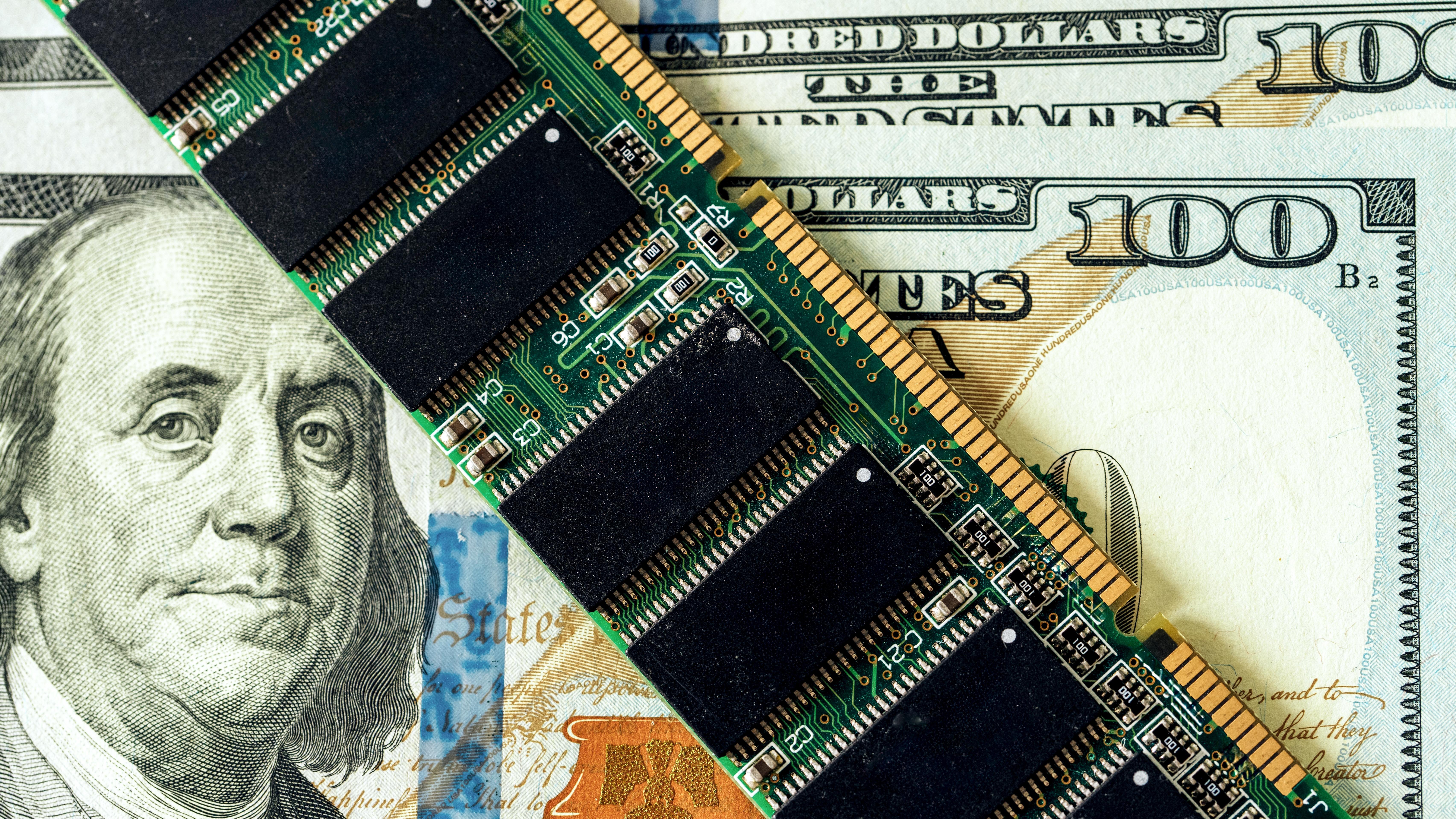 RAM stick on US dollars