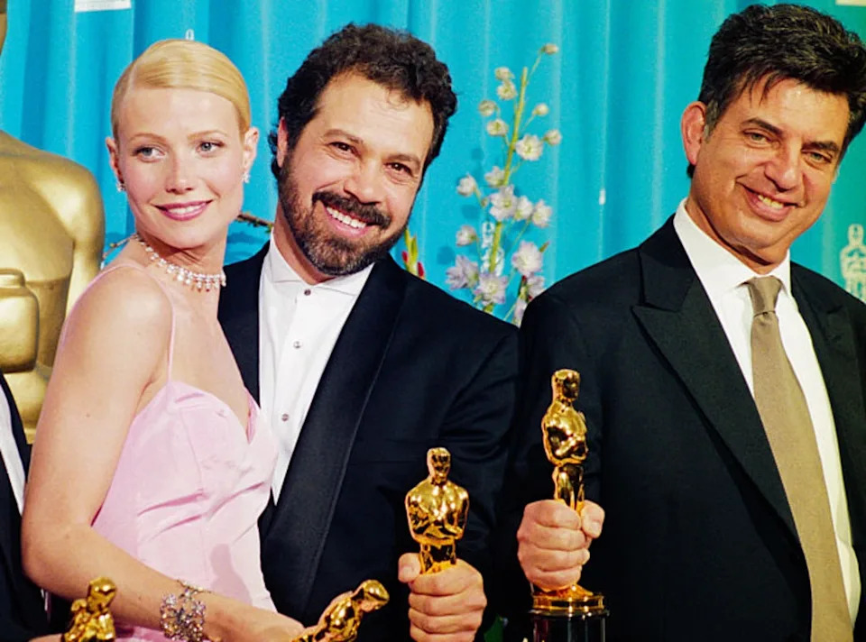 <p><em>Shakespeare in Love</em> Wins Over <em>Saving Private Ryan</em></p>