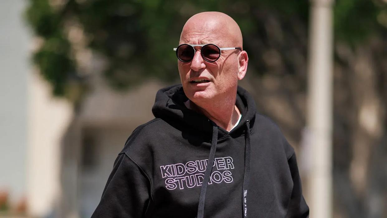 Howie Mandel in sunglasses