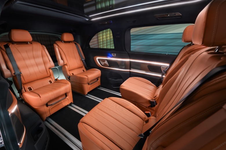 2027 Mercedes VLE interior