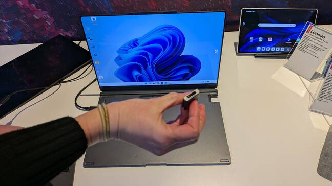 The ThinkBook Modular also has removable ports. The ThinkBook Modular also has removable ports.