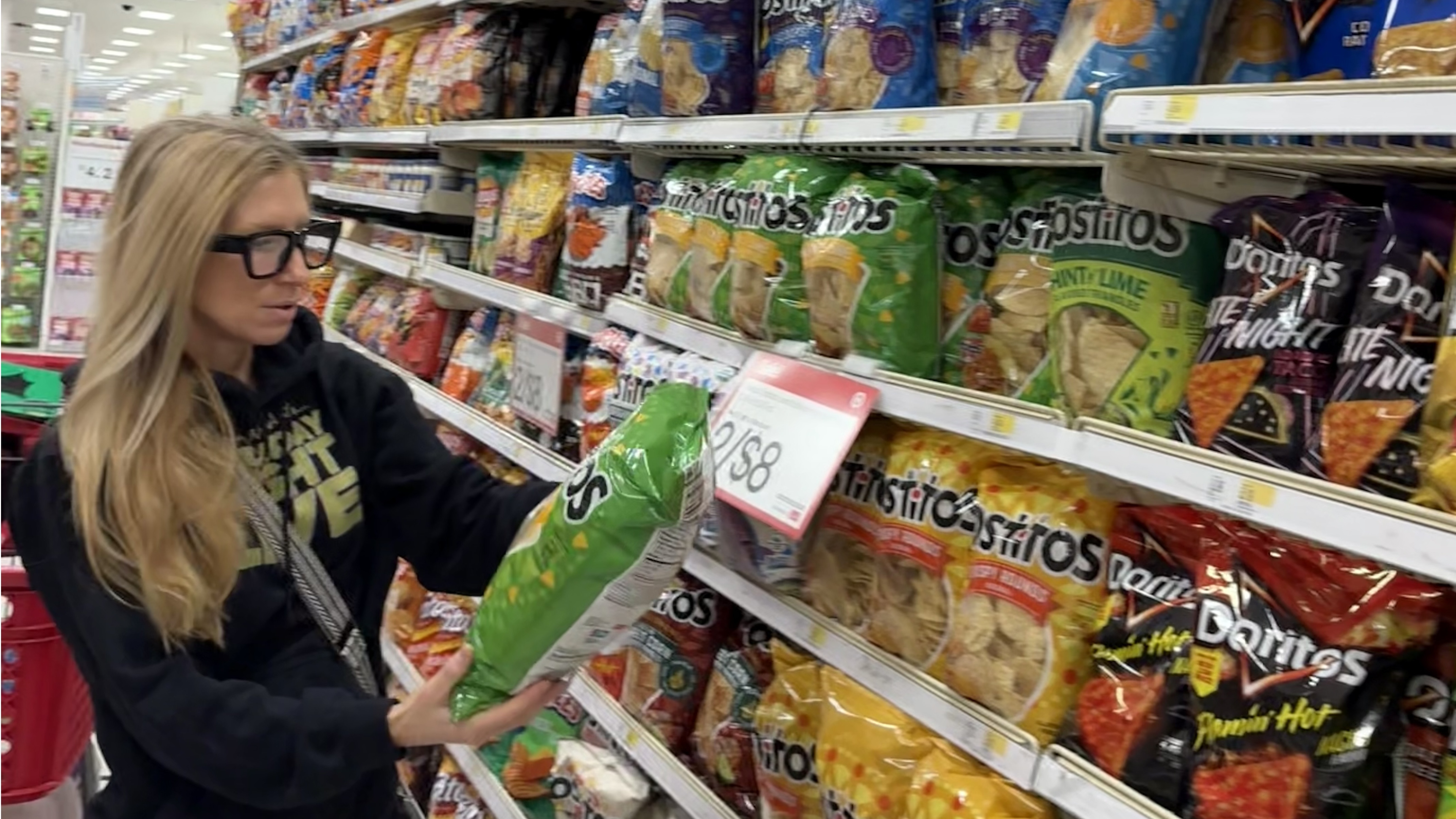 Amanda Caswell shopping while wearing Ray-Ban Meta Display glasses