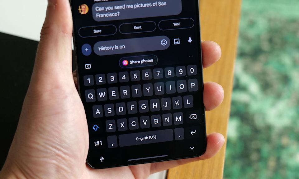 The S26 Ultra's Now Nudge feature uses AI to find and suggest relevant photos when you use the Samsung Keyboard. 