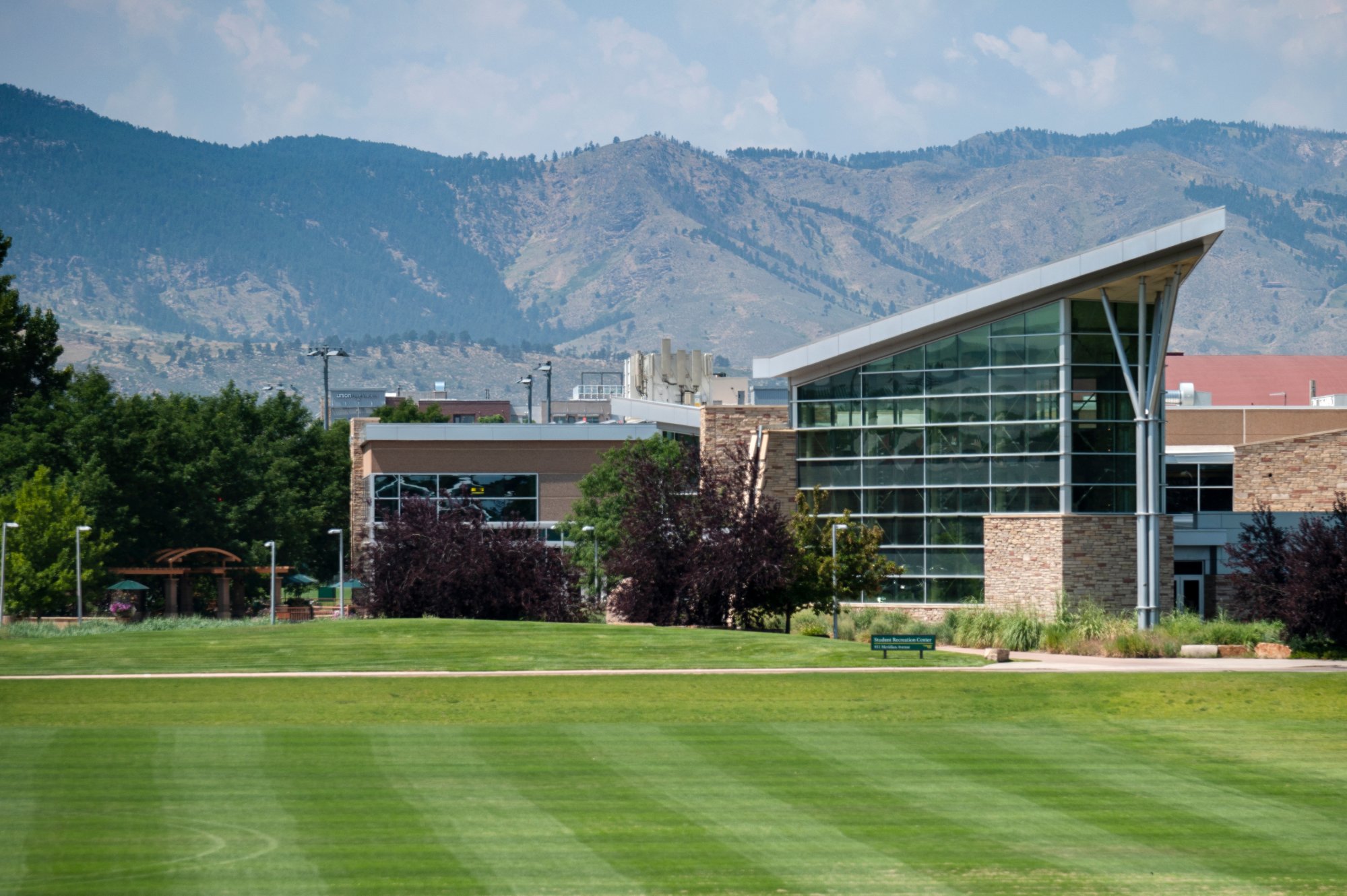 A graphic showing how much the ingredients in a burger have increased